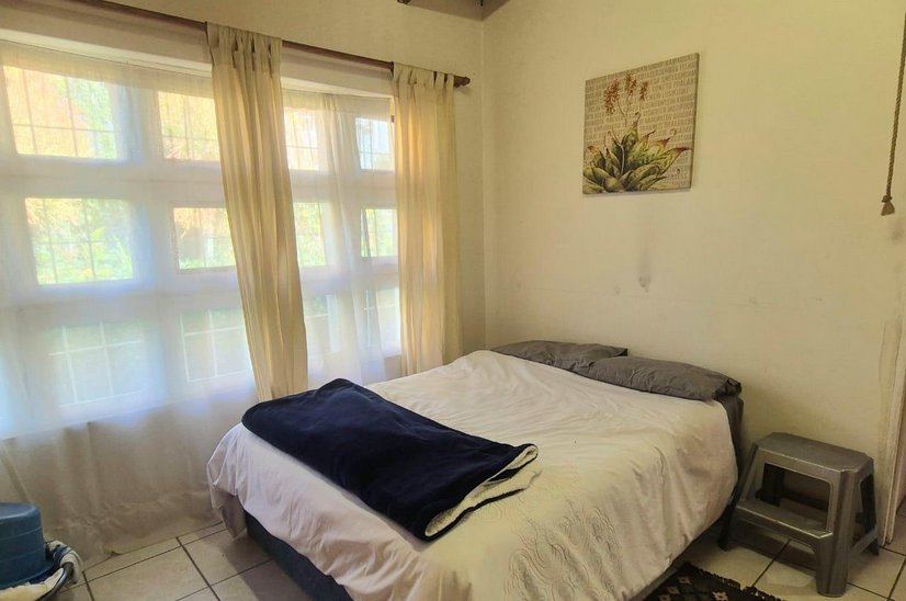 6 Bedroom Property for Sale in Amalinda North Eastern Cape
